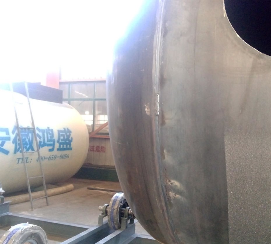 Steel pipe outer wall shot blasting machine